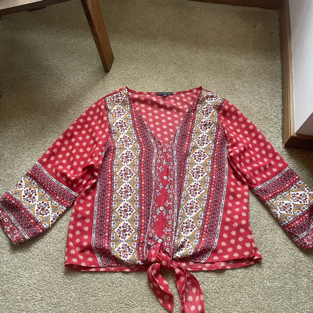 West Kei Women's Red Patterned Top size small petite